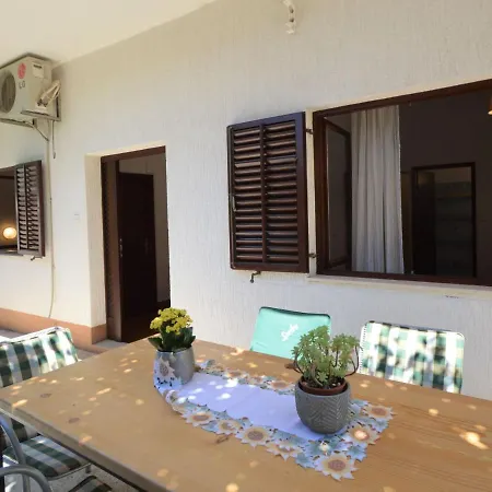 Rose-2 By Interhome Appartement